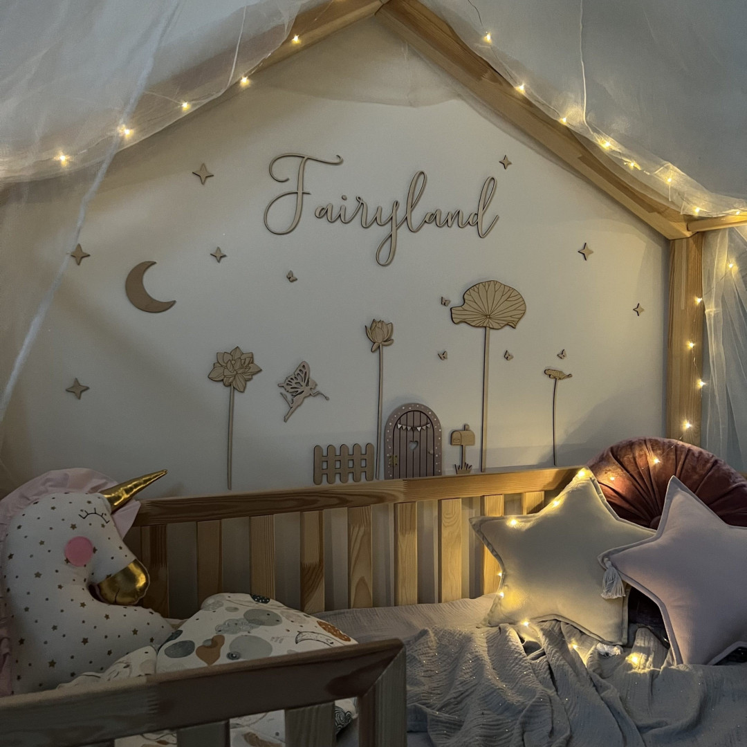 Fairyland napis z kwiatami - Drewniakowa