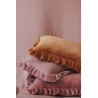 Poduszka dekoracyjna soft welwet z falbanką "Delikatny róż"