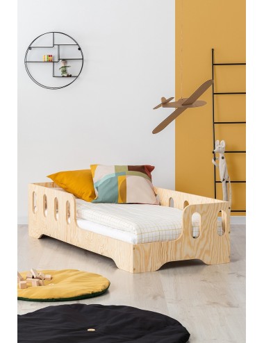 Drewniane łóżko młodzieżowe