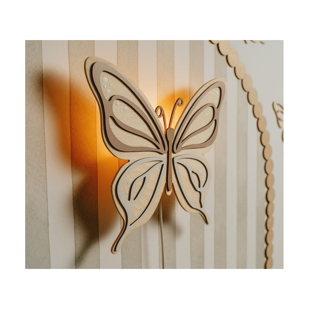 Motylek -  drewniana lampka nocna do pokoju dziecięcego