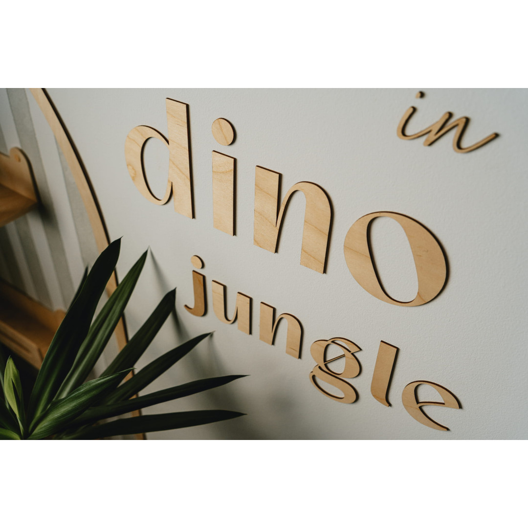 DINO JUNGLE drewniany napis na ścianę do pokoju dziecięcego