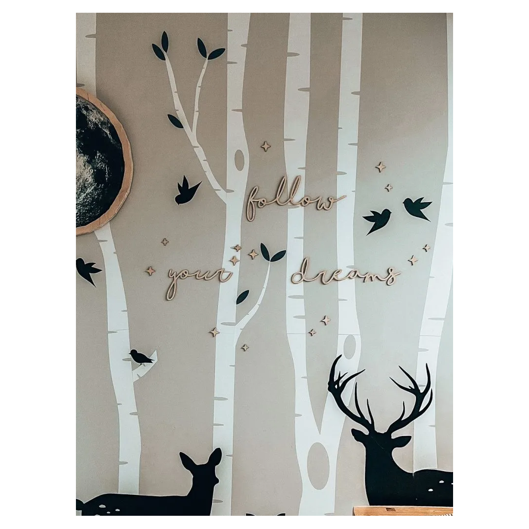 Dekoracja ścienna do pokoju dziecięcego drewniany napis “follow your dreams”