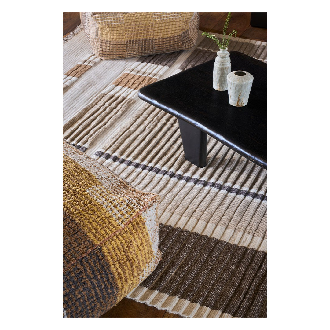 Dwustronna pufa Lorena Canals – Ochra Silent Geometry