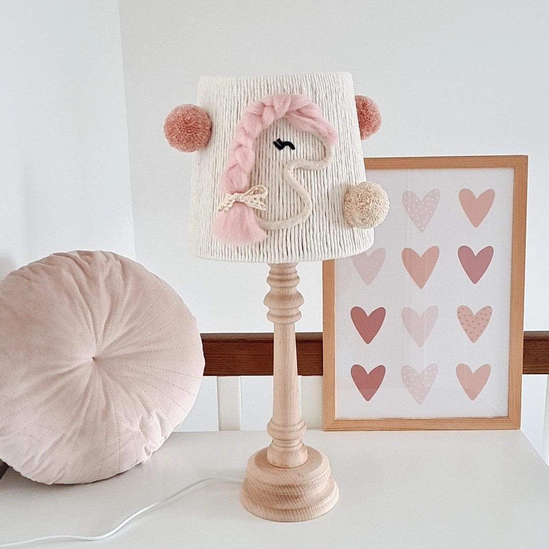 Lampka nocna „Konik & Pompony” – Urocza do pokoju dziecka