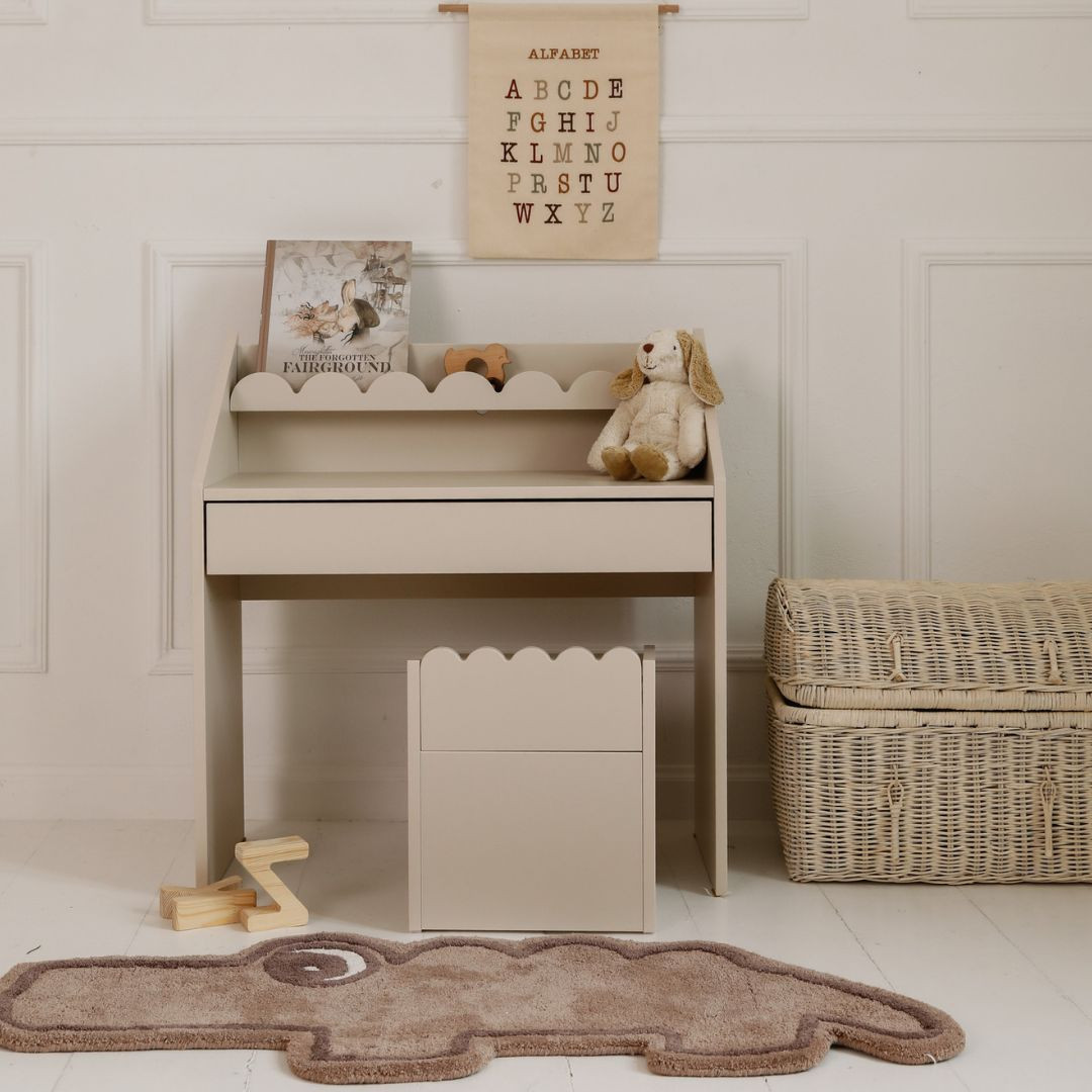 Bellamy regulowane Biurko Montessori Book Nook Latte
