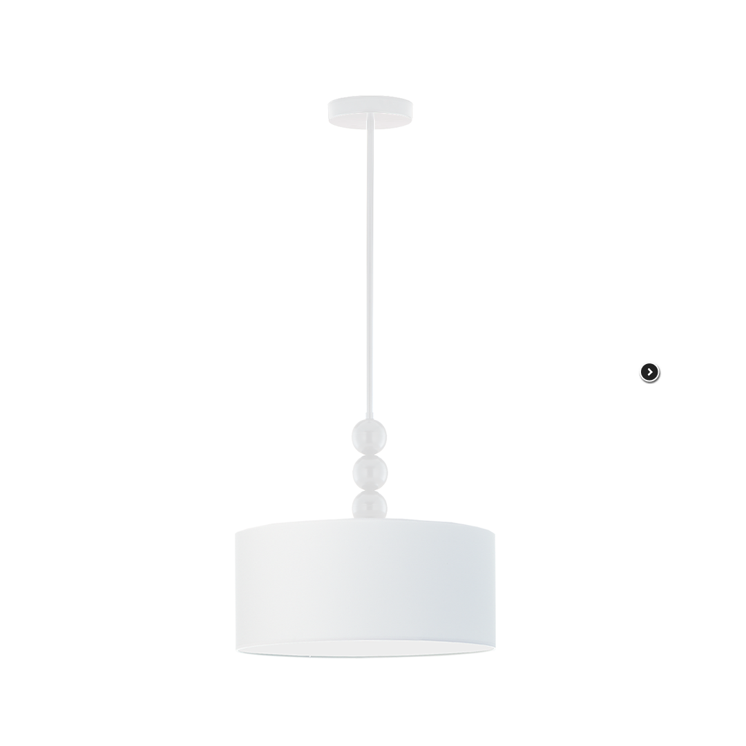Biała lampa wisząca z ozdobnymi kulami