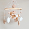 Karuzela nad łóżeczko MIŚ NA KSIĘŻYCU – Styl Boho Handmade