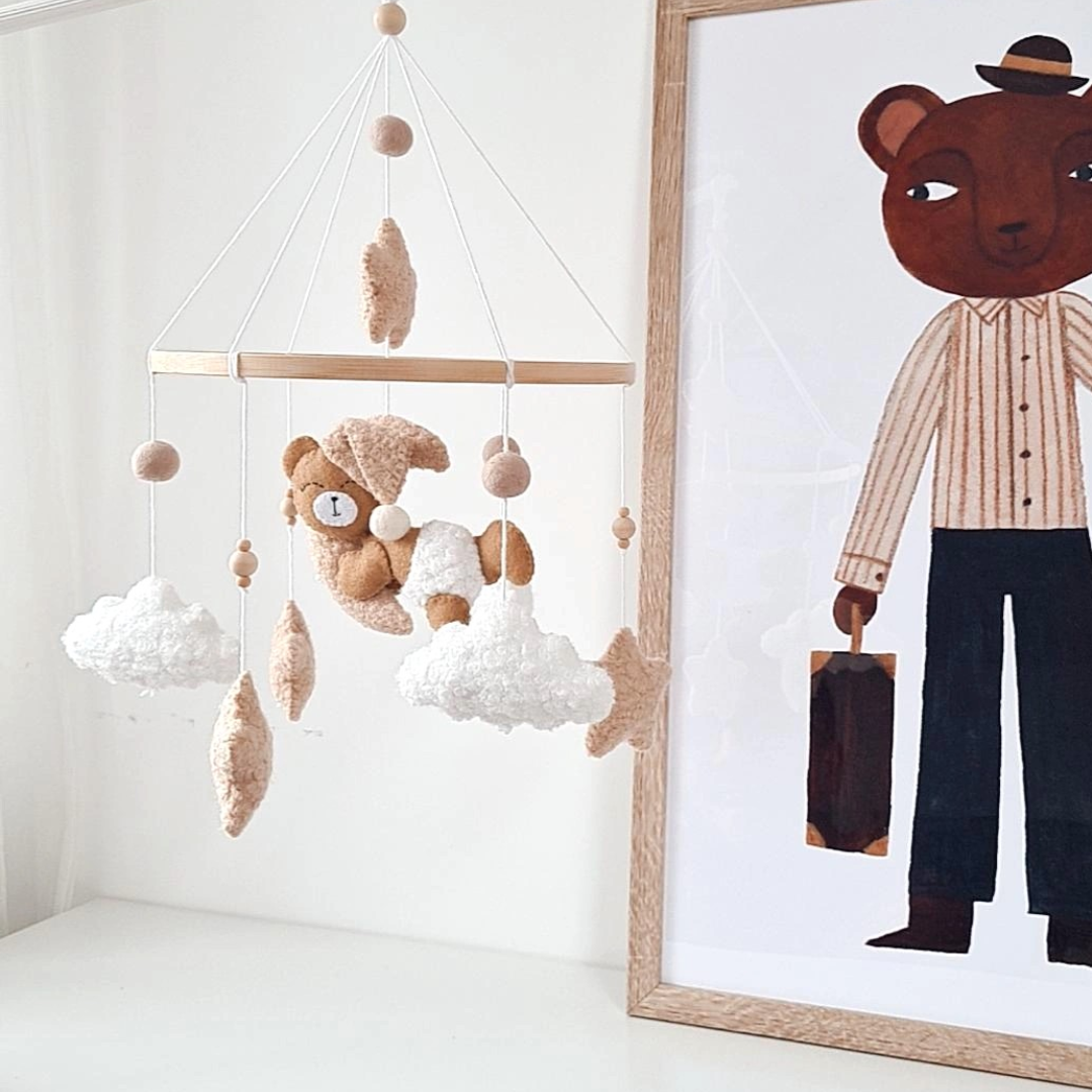 Karuzela nad łóżeczko MIŚ NA KSIĘŻYCU – Styl Boho Handmade