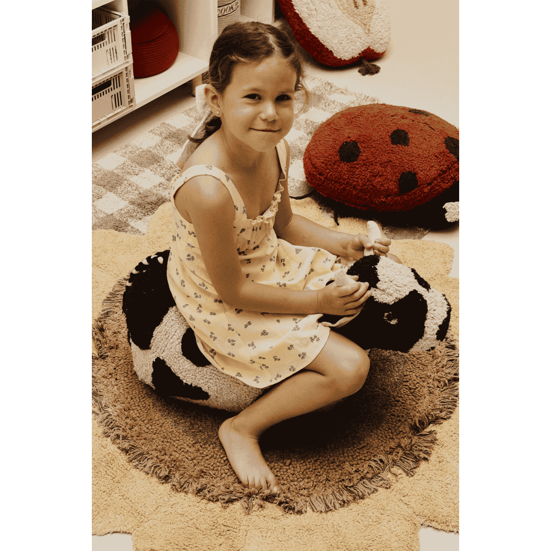 Pufa dla dzieci Lola Krowa 60 x 40 cm – Lorena Canals