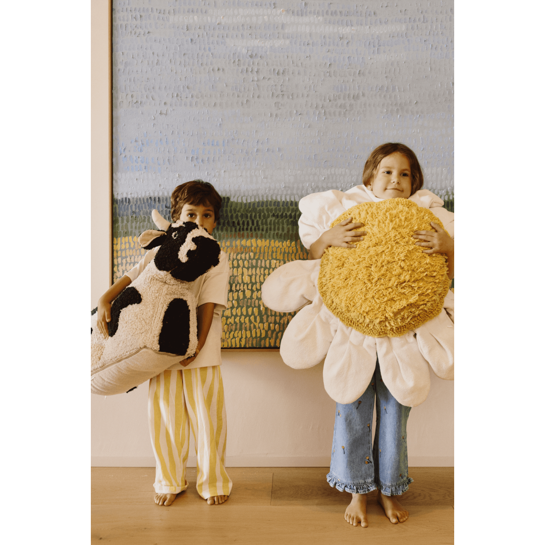 Pufa dla dzieci Lola Krowa 60 x 40 cm – Lorena Canals